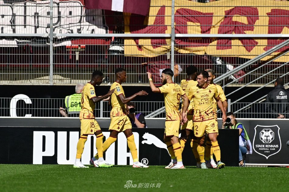 篮板球争夺 篮板球争夺